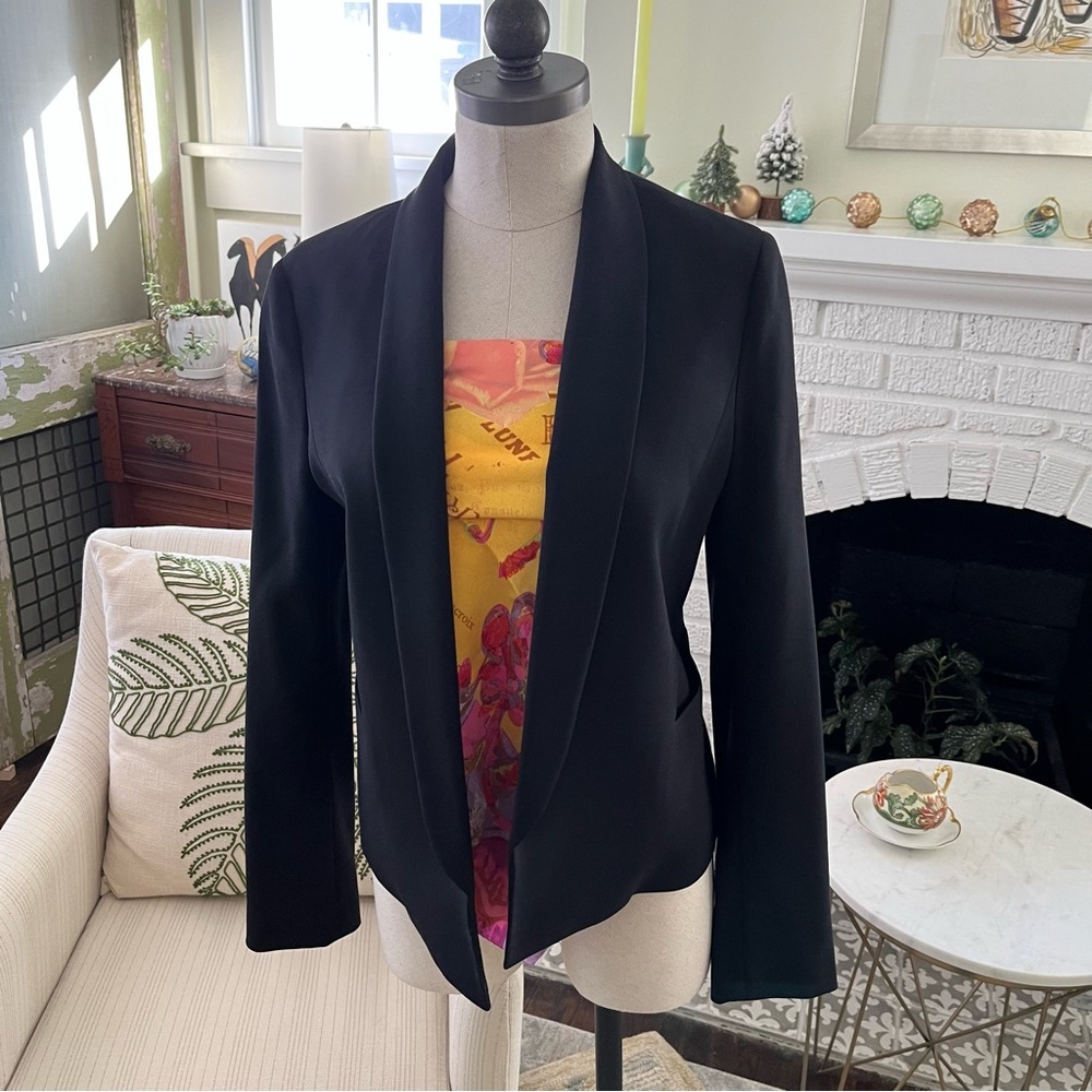 Vince shawl collar jacket. Black 98%wool with 2% stretch. Size 8. EUC